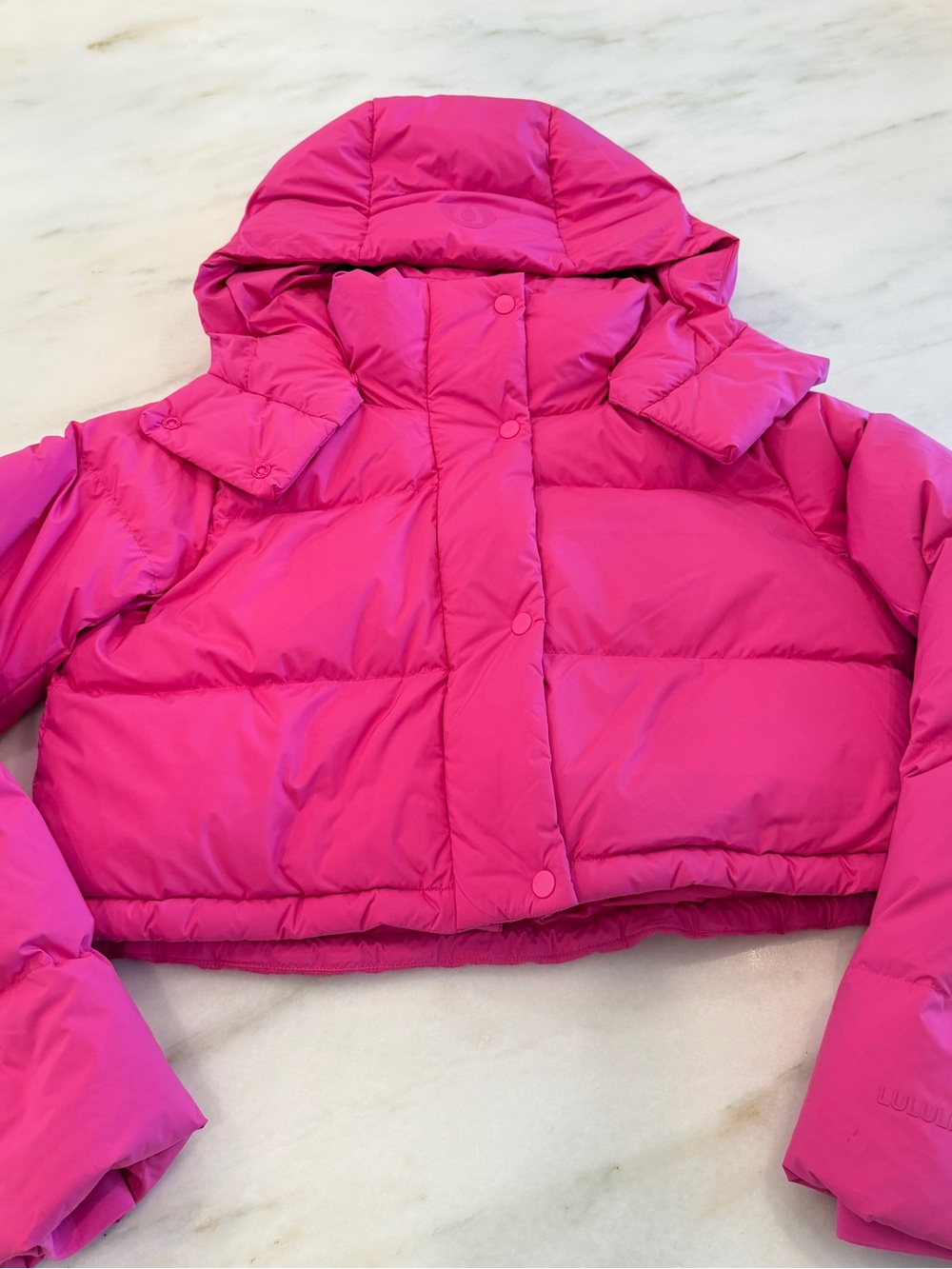 Lululemon Wunder Puff Super-Cropped Jacket
Sonic Pink GUC sz 4